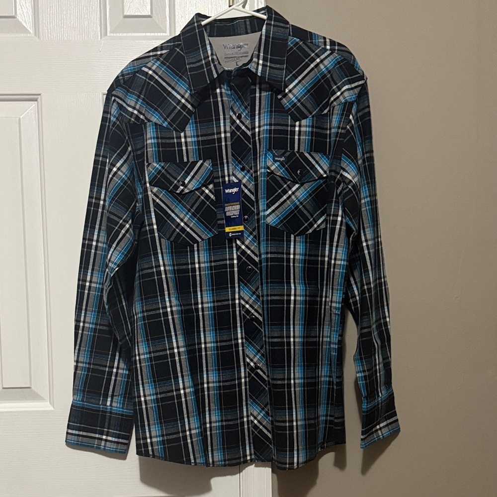 Wrangler Men's Plaid Shirt in Black and Blue Size Large